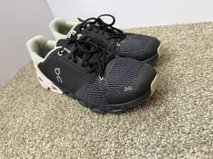On Running Shoes Womens Size 10.5 Black White Mesh CloudTec Running Sneakers